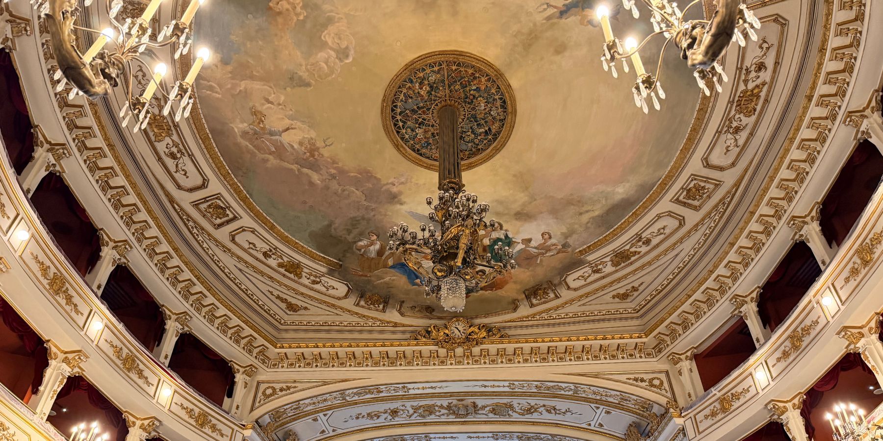 Teatro Comunale "Nazzareno De Angelis" – riapertura all'Aquila il 17 novembre 2026, 17 anni dopo il terremoto del 2009. Capitale italiana della Cultura 2026